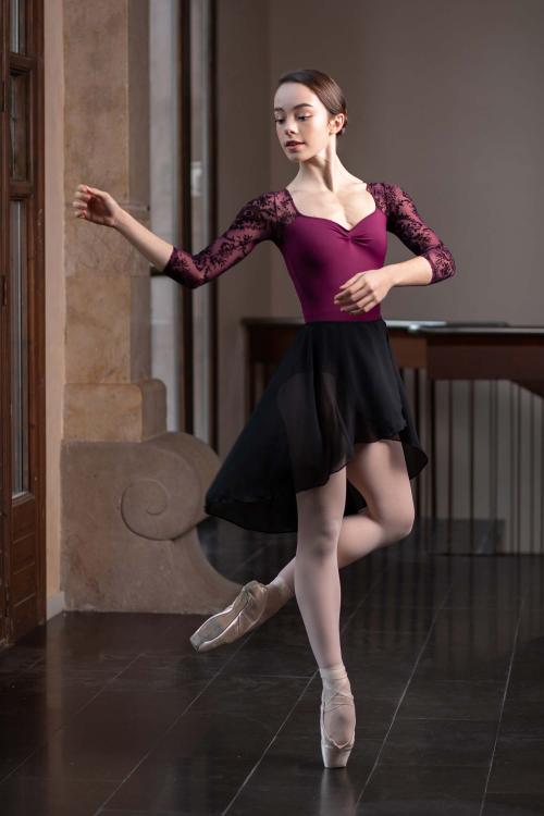 Intermezzo Tail Hem Skirt